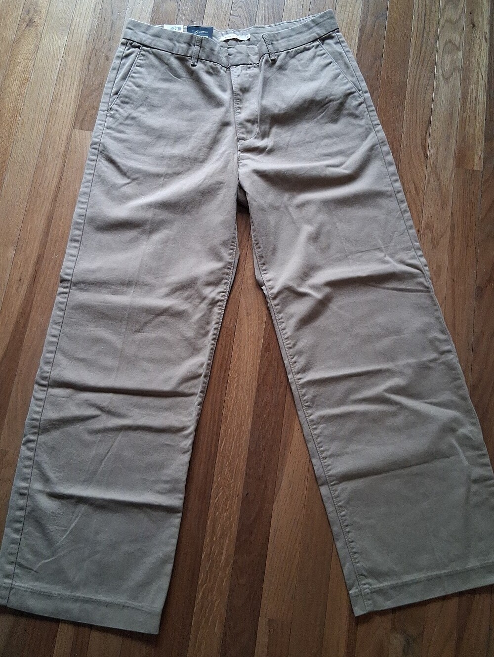 NEW Levi’s Baggy Trouser 30 X 31 Light Khaki $108 MSRP Vintage 90’s Style Men